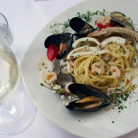 Ristorante Alcide فندق 4*