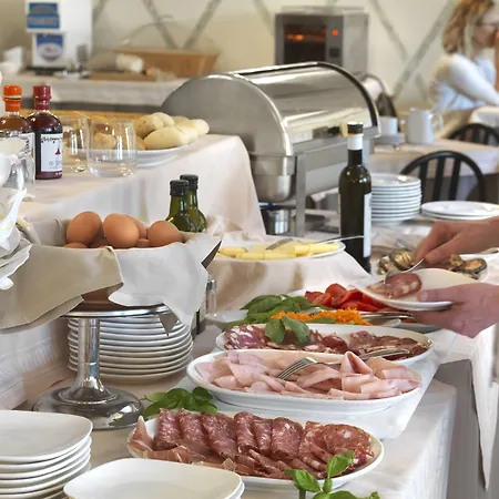 Hotel Ristorante Alcide 4*