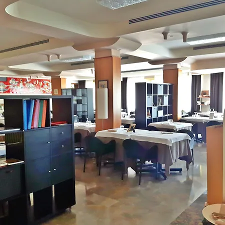 Ristorante Alcide Отель Поджибонси