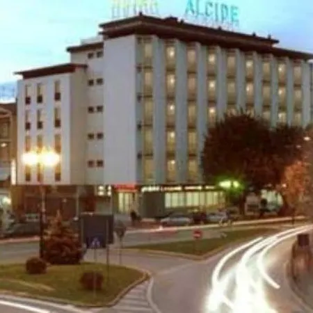Ristorante Alcide Hotell 4*